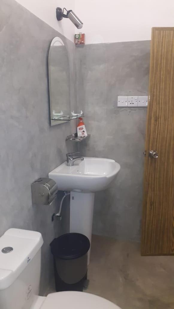 מלון אלה Induwara Guest מראה חיצוני תמונה